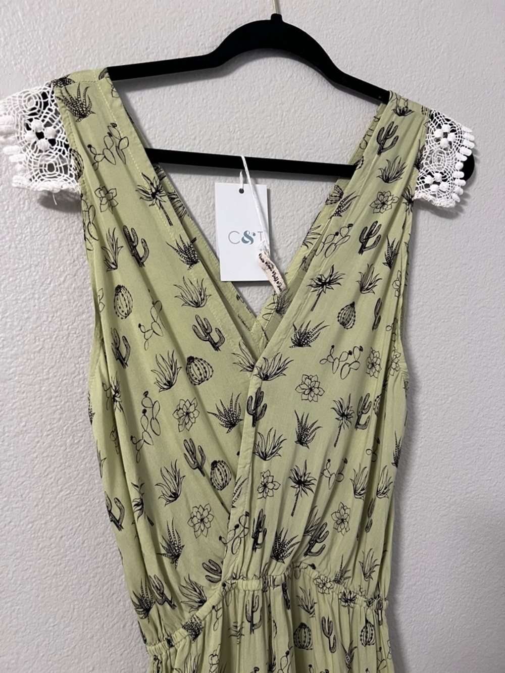 Romper Light Green Lace Trim - Picture 6 of 6